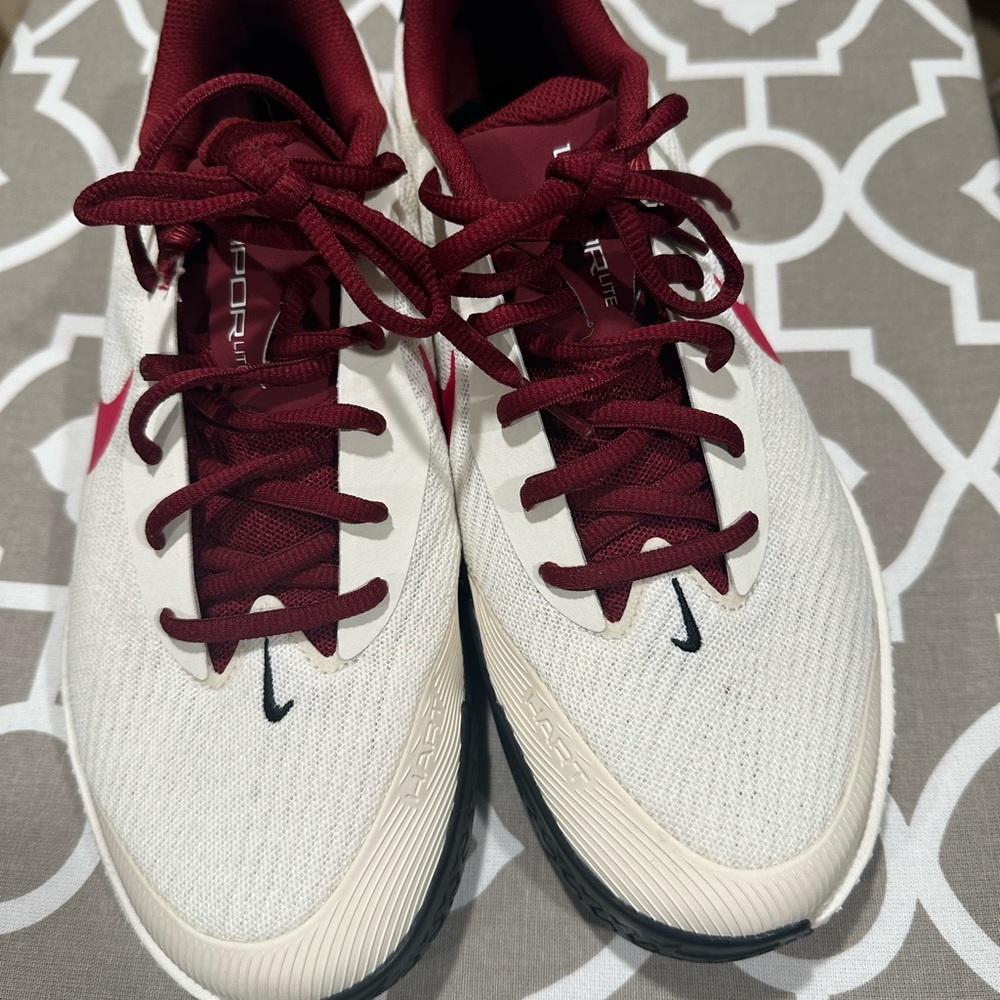 Women's Nike Court Vapor Lite 3 tennis shoe in pale ivory and rush pink.